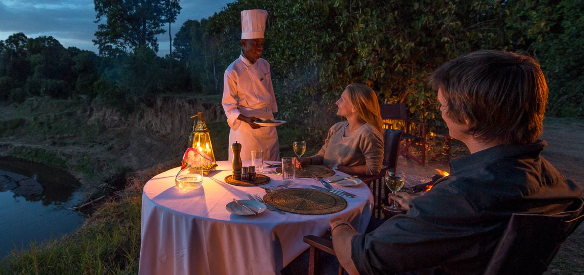 dinner served under the stars in serengeti national apark