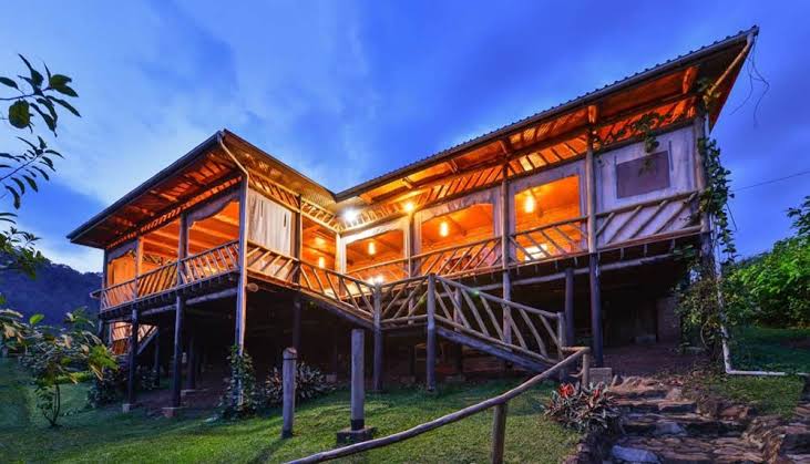 a luxury travelers choice community lodge