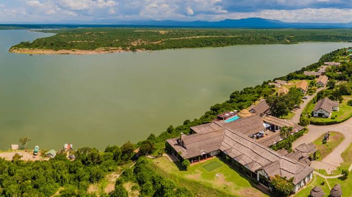 a Safari lodge positionned at Kazinga Channel Uganda