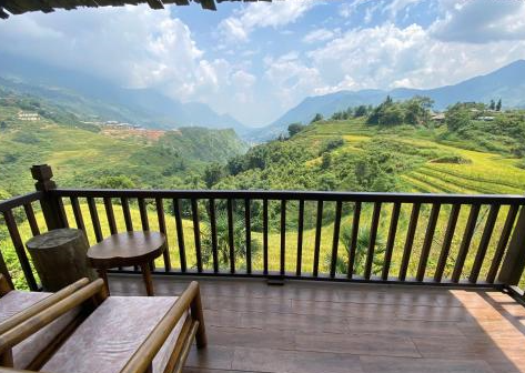Didinga Hills and Narus Valley panorama from lodge terrace