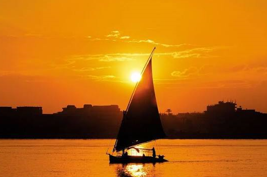 sun set cruise in luxor