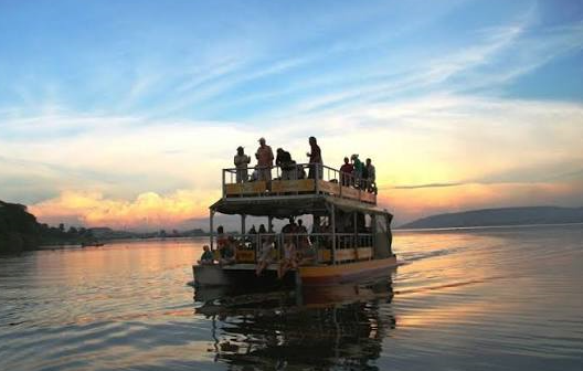 sun set cruise on the Nile in jinja