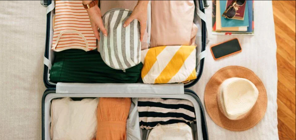 Lightweight clothes to pack for an Egypt vacation
